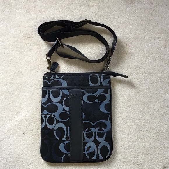 COACH Cross Body - Picture 4 of 6